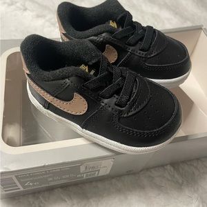 Nike Force 1 Crib Sneakers